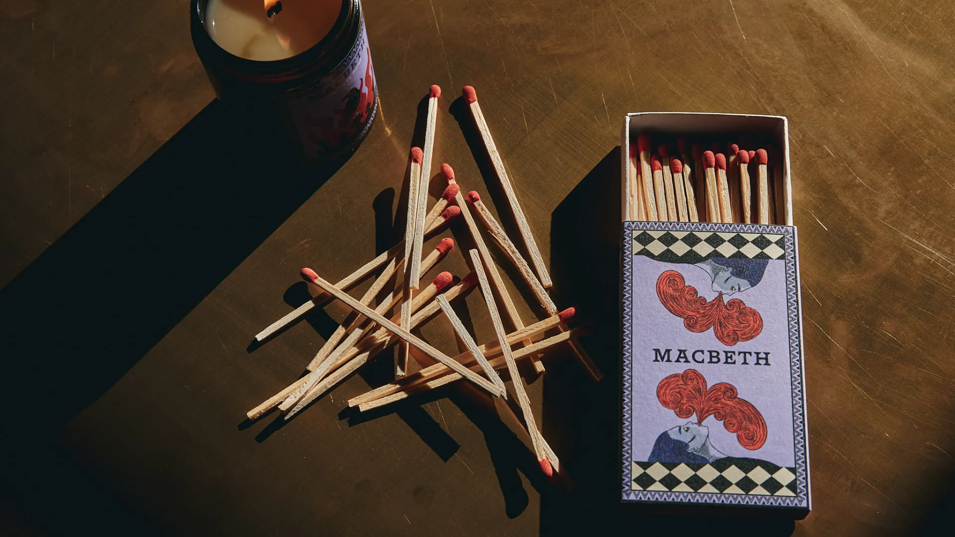 Vela aromática artesanal e caixa de fósforos coleção de autor ROMÃO - Macbeth ©Filipe Ferreira_TNDMII