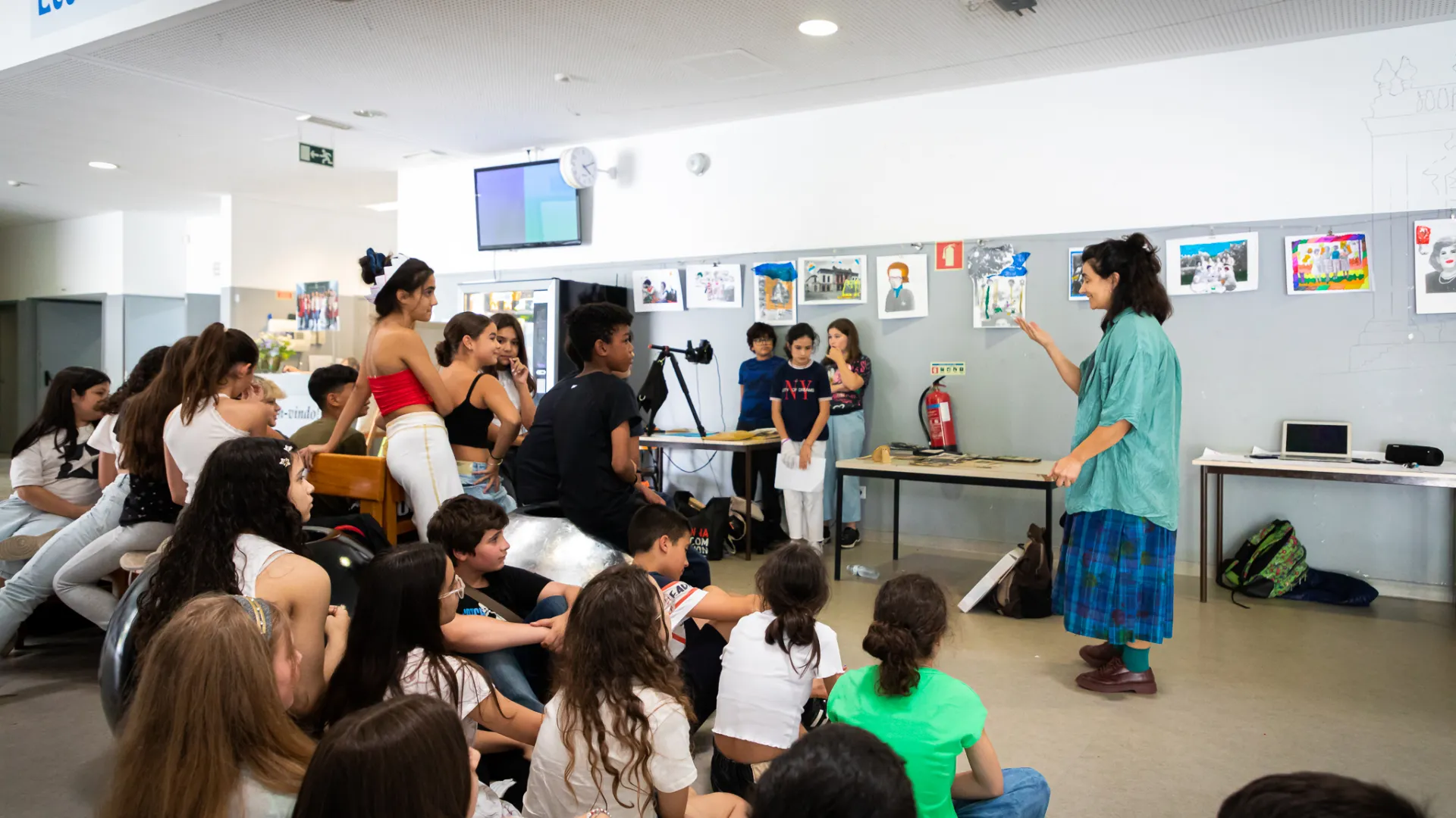 _joayoversosroldayo_2023_odisseianacional_tndmii_frutos_oficinateatro_apresentacyayo_12jun_braga_lowres_20_1577239405655cc55a40d50.jpg _joayoversosroldayo_2023_odisseianacional_tndmii_frutos_oficinateatro_apresentacyayo_12jun_braga_lowres_20_1577239405655cc55a40d50.jpg