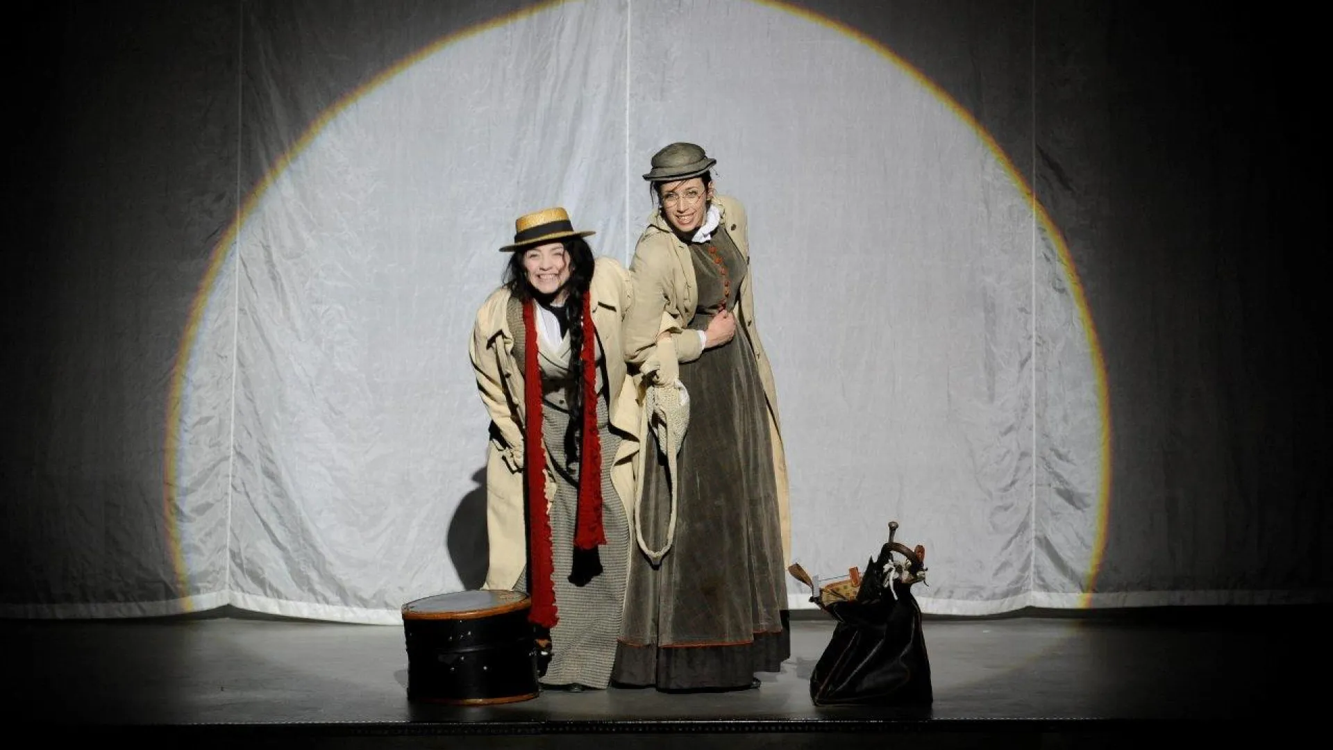 darwin..._tra_le_nuvole_©piccolo_teatro_di_milano_4_10998703555193d5b6d74ec.jpg