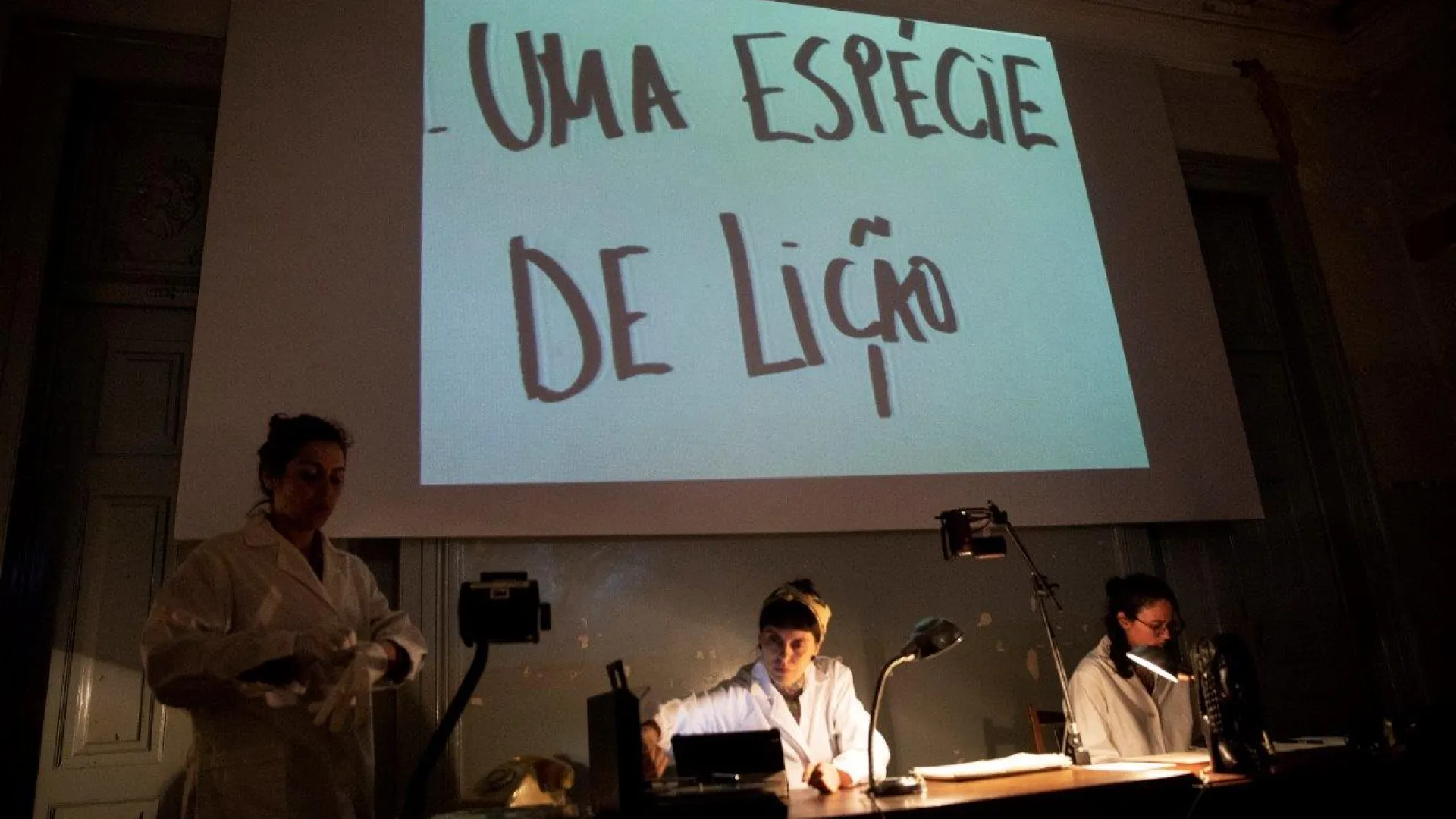 retornos_exilios_e_alguns_que_ficaram_©filipe_ferreira_4__9909138215b1a92a631ba7.jpg retornos_exilios_e_alguns_que_ficaram_©filipe_ferreira_4__9909138215b1a92a631ba7.jpg